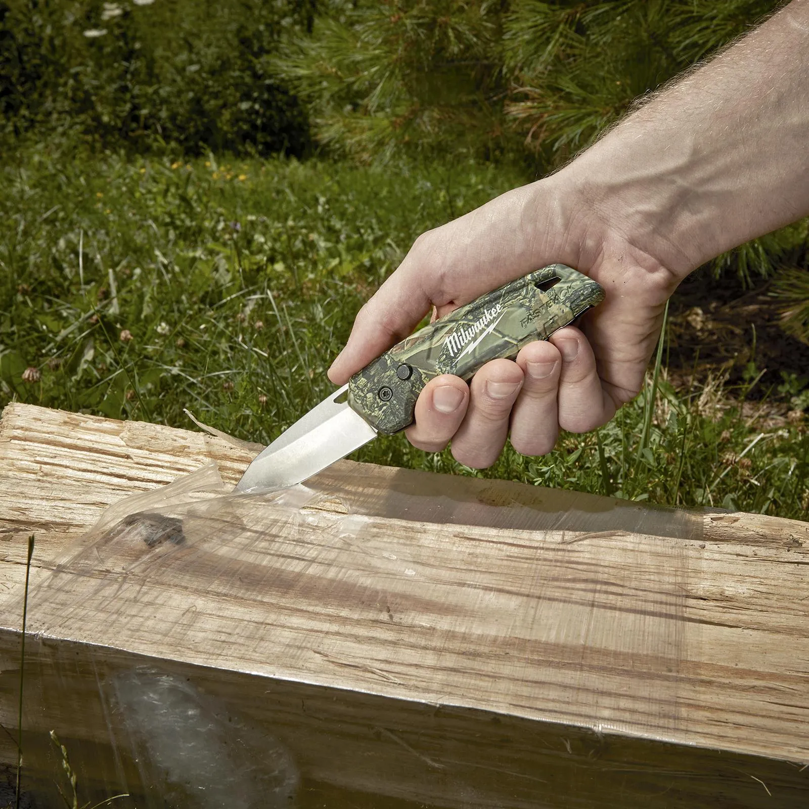 Milwaukee FASTBACK Folding Knife Camo